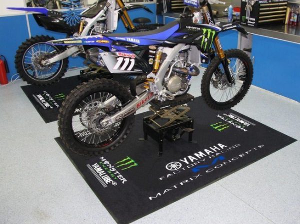 Amazon Best Sell Mx And Enduro FIM-Compliant Liquid-Proof Yamaha Bike Mat Garage Workshop Racing Pit Mat