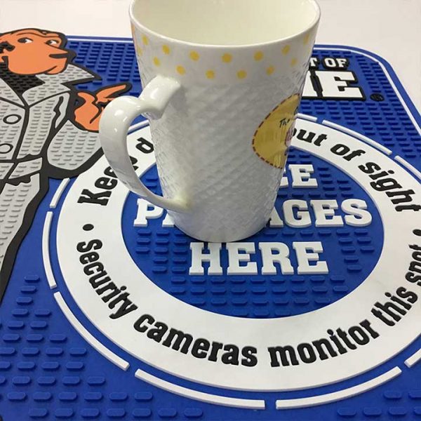 Custom Logo Flexible Rubber Drink Coasters Pub Beer Mat Bartender Table Barmat For Glasses PVC Square Bar Mat